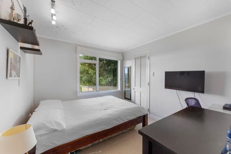 Photo of property in 107f2 Allington Road, Karori, Wellington, 6012