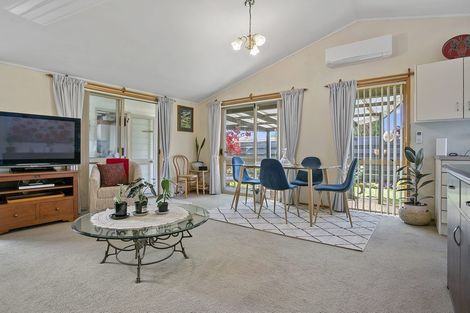 Photo of property in 79a Grey Street, Cambridge, 3434