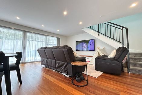 Photo of property in 23a Sequoia Place, Sunnynook, Auckland, 0620