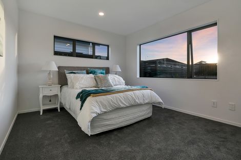 Photo of property in 36 Lumbarda Drive, Kumeu, 0810