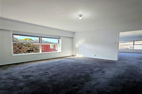 Photo of property in 1/14 Kathleen Street, Totara Vale, Auckland, 0627