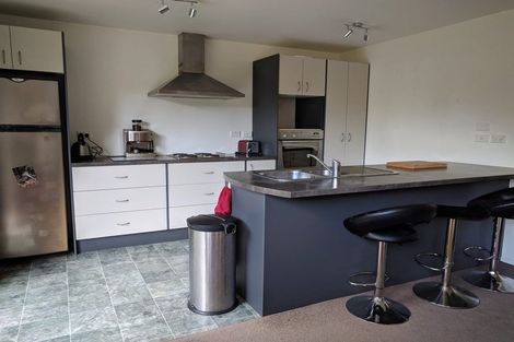 Photo of property in 32 Pupuke Road, Hillcrest, Auckland, 0627