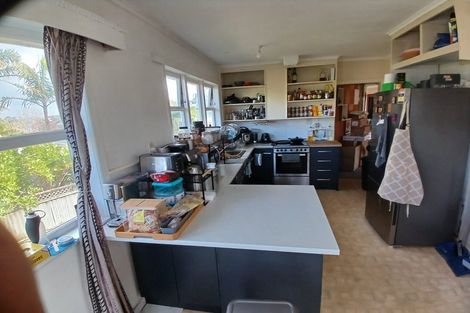 Photo of property in 552 East Coast Road, Windsor Park, Auckland, 0630