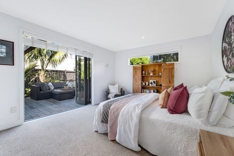 Photo of property in 8a The Parade, Bucklands Beach, Auckland, 2012