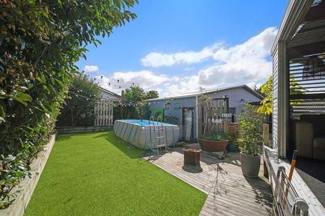 Photo of property in 3 Frostbite Place, Ranui, Auckland, 0612