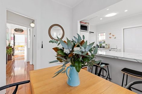 Photo of property in 20 Enfield Road, Hospital Hill, Napier, 4110