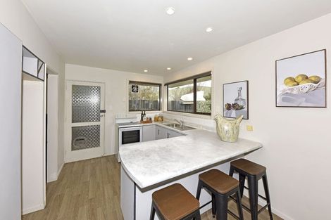 Photo of property in 2/23 Broadfell Avenue, Avonhead, Christchurch, 8042