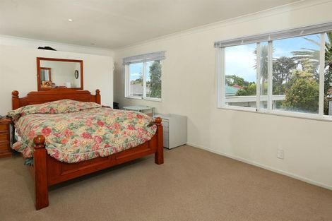 Photo of property in 3185 Great North Road, New Lynn, Auckland, 0600