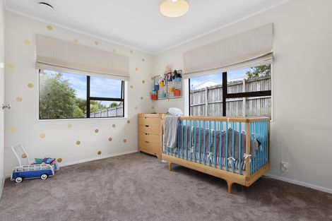 Photo of property in 2/26 Petrel Place, Massey, Auckland, 0614