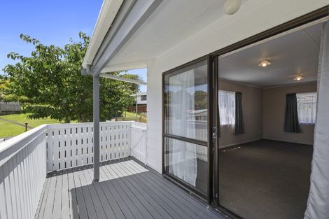 Photo of property in 8 Tahurangi Place, Spotswood, New Plymouth, 4310