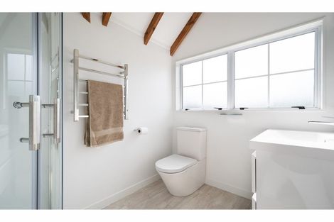 Photo of property in 147 Mangakura Road, Helensville, 0875