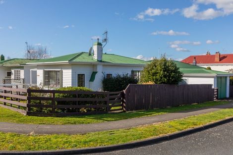 Photo of property in 16 Wallace Road, Waipukurau, 4200