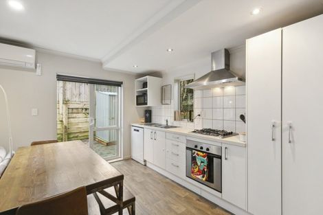 Photo of property in 16u3 Black Rock Road, Newlands, Wellington, 6037