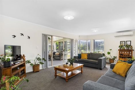Photo of property in 4 Dalton Drive, Papamoa Beach, Papamoa, 3118