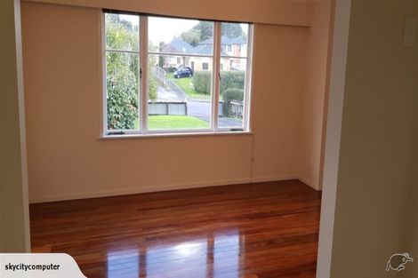 Photo of property in 15 Kotuku Street, Te Atatu Peninsula, Auckland, 0610