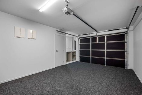 Photo of property in 2e Fowler Street, Northcote, Auckland, 0627