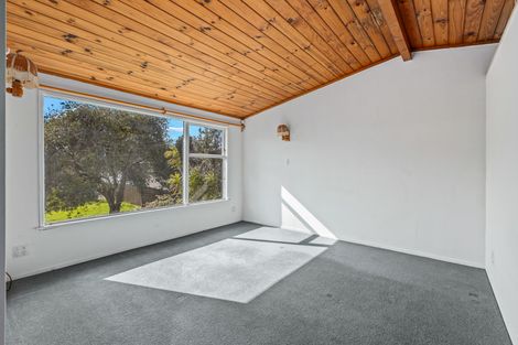 Photo of property in 2 Coburg Street, Henderson, Auckland, 0612