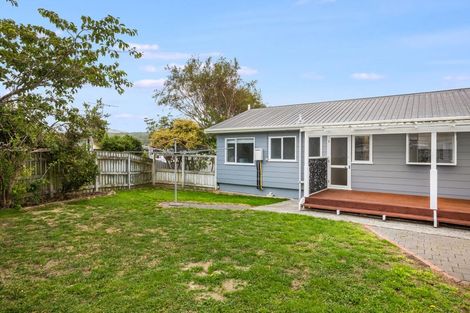 Photo of property in 10 Grimsby Grove, Wainuiomata, Lower Hutt, 5014