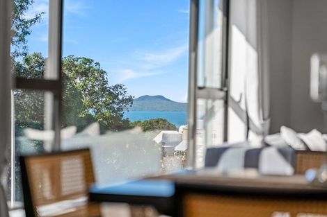 Photo of property in 2/14 Clifton Road, Waiake, Auckland, 0630