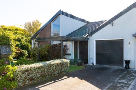 Photo of property in 4 Corwen Place, Mayfair, Hastings, 4122