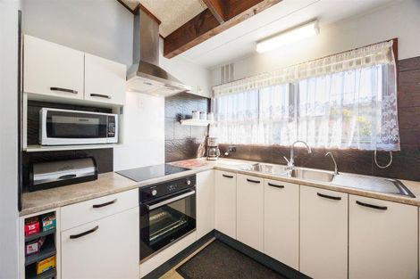 Photo of property in 12b Oxford Street, Marton, 4710