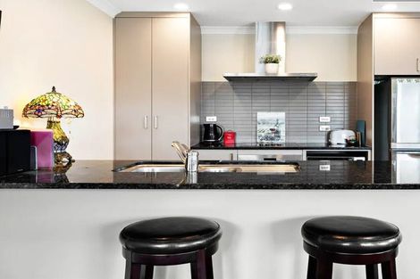 Photo of property in 11 Logan Place, Waiuku, 2123