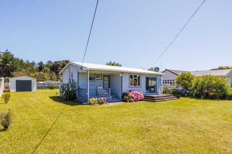 Photo of property in 72 Nash Parade, Foxton Beach, Foxton, 4815