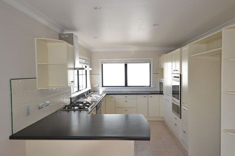 Photo of property in 2/42 Aberdeen Road, Campbells Bay, Auckland, 0620