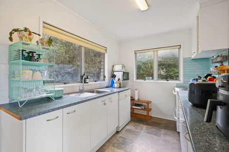 Photo of property in 1/66 Cockayne Crescent, Sunnynook, Auckland, 0620