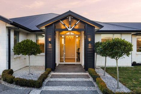 Photo of property in 129 Saint Kilda Road, Cambridge, 3434