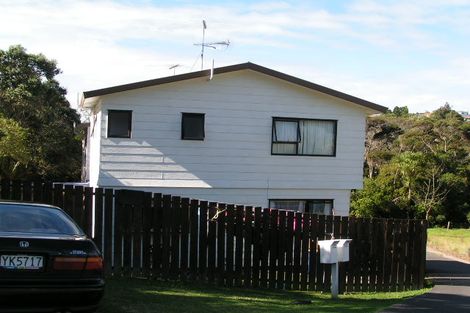 Photo of property in 1/13 Mcglashen Place, Beach Haven, Auckland, 0626