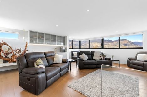 Photo of property in 34 Minaret Ridge, Wanaka, 9305