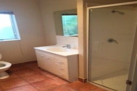 Photo of property in 13 Huruhuru Road, Massey, Auckland, 0614