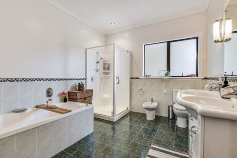 Photo of property in 143 Taylor Street, Cambridge, 3434