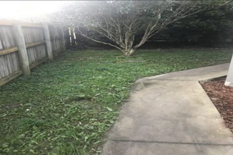 Photo of property in 98 Reynella Drive, Massey, Auckland, 0614