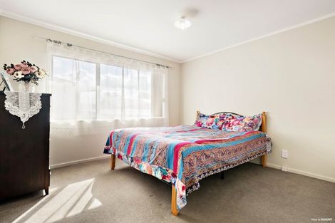 Photo of property in 2/8 Locket Road, Glenfield, Auckland, 0629