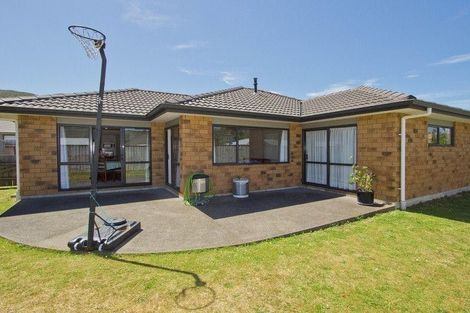 Photo of property in 5 Fraser Colman Grove, Wainuiomata, Lower Hutt, 5014