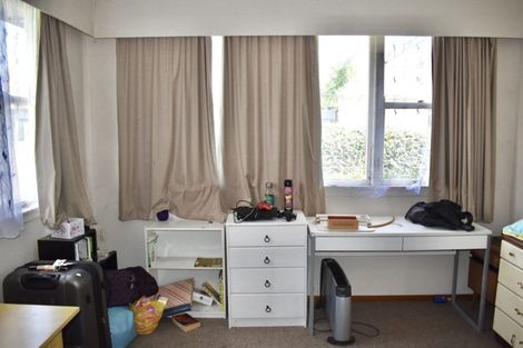 Photo of property in 98 Queen Street West, Levin, 5510