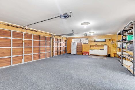 Photo of property in 15 Trump Place, Kelvin Grove, Palmerston North, 4414