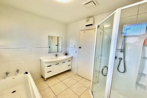 Photo of property in 14 Newbridge Place, Ilam, Christchurch, 8041