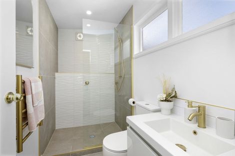 Photo of property in 48 Kamahi Street, Stokes Valley, Lower Hutt, 5019