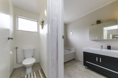 Photo of property in 8 Sicely Street, Marton, 4710