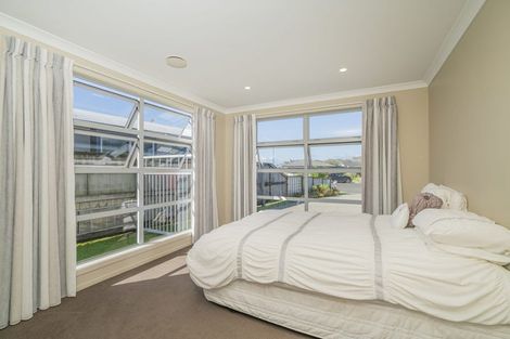 Photo of property in 8 Dotterel Place, Whitianga, 3510