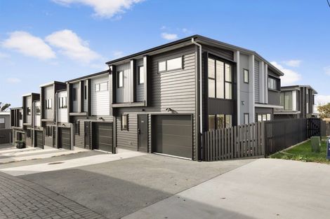 Photo of property in 2/143 Carlisle Road, Northcross, Auckland, 0632