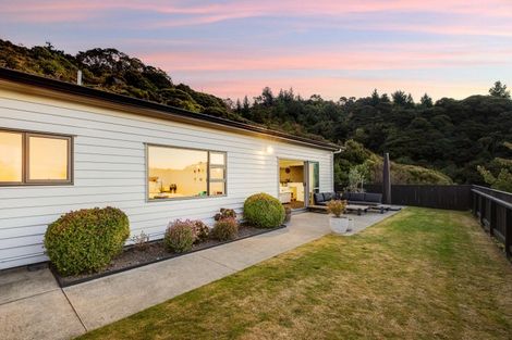 Photo of property in 14 Gennaker Lane, Whitby, Porirua, 5024