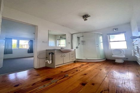 Photo of property in 2/4 Kaumatua Place, Te Atatu Peninsula, Auckland, 0610