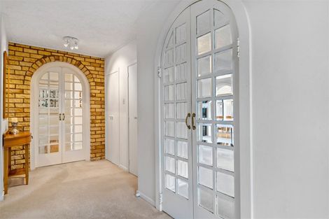 Photo of property in 17 Edgerton Road, Te Atatu Peninsula, Auckland, 0610