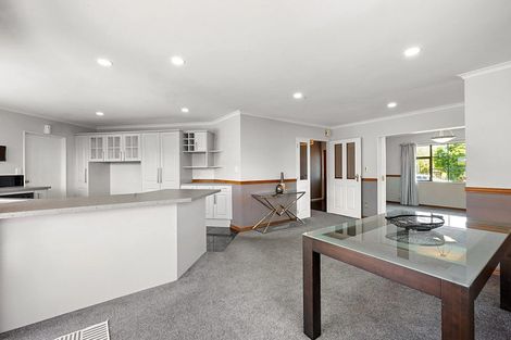 Photo of property in 11 Shelter Grove, Frankleigh Park, New Plymouth, 4310