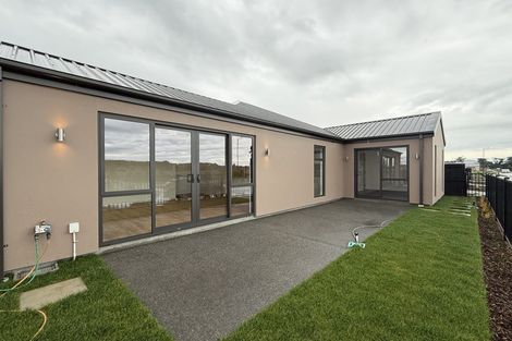 Photo of property in 2 Paradise Way, Halswell, 8025