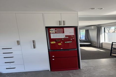 Photo of property in 158 Akaroa Drive, Maupuia, Wellington, 6022